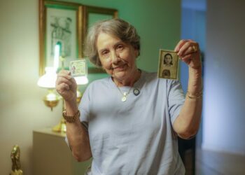 Desde 2023, o Governo Federal promove a Transformação Digital com a nova Carteira de Identidade Nacional, nuvem de dados soberana e fortalecimento da plataforma Gov.br, alcançando mais de R$ 7,8 bilhões em economia e ampliando o acesso da população a serviços públicos digitais.