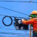 Segundo relatório da Anatel, Vivo, Claro e Tim concentram 95,2% da telefonia móvel. Já a banda larga fixa é majoritariamente oferecida por pequenas operadoras. Confira os dados.