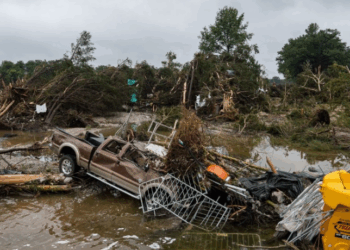 Governo do Brasil lamenta tragédia causada por enchentes no Texas, expressa solidariedade às vítimas e defende ações conjuntas da comunidade internacional contra a crise climática. Número de mortos já passa de 50, incluindo 15 crianças.