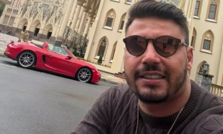 Rodrigo Ponce, empresário e CAC, foi morto a tiros dentro de um Porsche em Guarulhos. Polícia investiga execução e uso de motos clonadas por suspeitos.