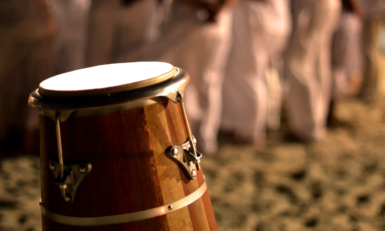 Conheça o Grupo dos 7, celebrado em 7/7 na Umbanda, que representa equilíbrio entre Exus Guardiões, justiça espiritual e as sete linhas da religião.
