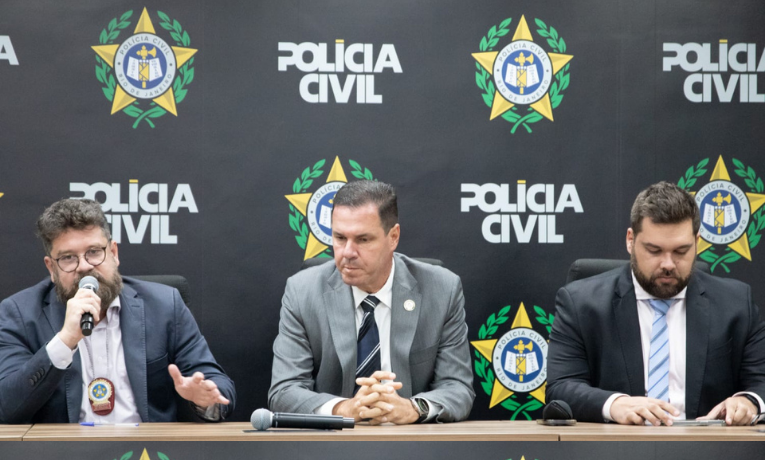 MC Gaby, influenciadora com 1,5 milhão de seguidores, é presa por maus-tratos à filha durante operação que investiga golpes em site de venda de tênis. Procon já recebeu mais de 700 denúncias.