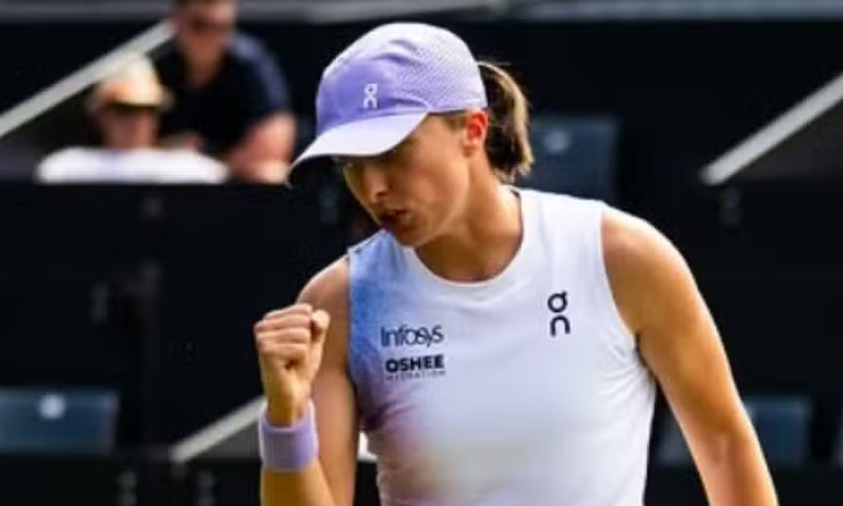 Iga Swiatek faz história em Wimbledon com vitória perfeita sobre Amanda Anisimova por duplo 6/0. Confira os detalhes da final mais dominante da era aberta.
