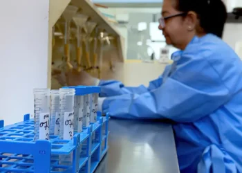 A partir de 1º de julho, crianças de 12 meses passam a receber a vacina meningocócica ACWY no SUS. Medida amplia proteção contra meningite e substitui reforço da vacina C.