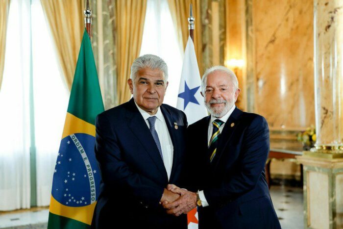 Lula e o presidente do Panamá, José Raúl Molino, discutem agenda econômica, turismo, infraestrutura e integração do país ao Mercosul. Visitas oficiais e investimentos estão no radar.