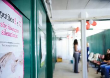 Durante o Julho Amarelo, o SUS reforça ações de prevenção, diagnóstico e tratamento das hepatites virais. Iniciativas em diferentes estados mostram bons resultados no combate à doença.