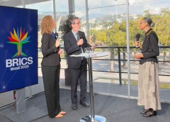 Durante a Cúpula do Brics no Rio, Marina Silva defende foco na implementação da agenda climática. Falta de financiamento e transferência de tecnologia são principais entraves, segundo a ministra.