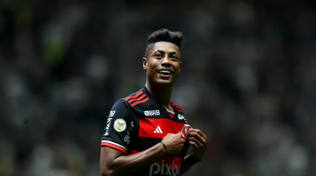 Manipulação no futebol: entenda a acusação contra Bruno Henrique por supostamente alterar resultado para benefício em sites de apostas.