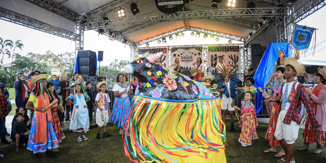 Arraiá do Museu do Pontal 2025, na Barra da Tijuca (RJ), celebra a cultura nordestina com shows gratuitos, oficinas, exposição e quadrilhas. Evento acontece nos dias 12 e 13 de julho.