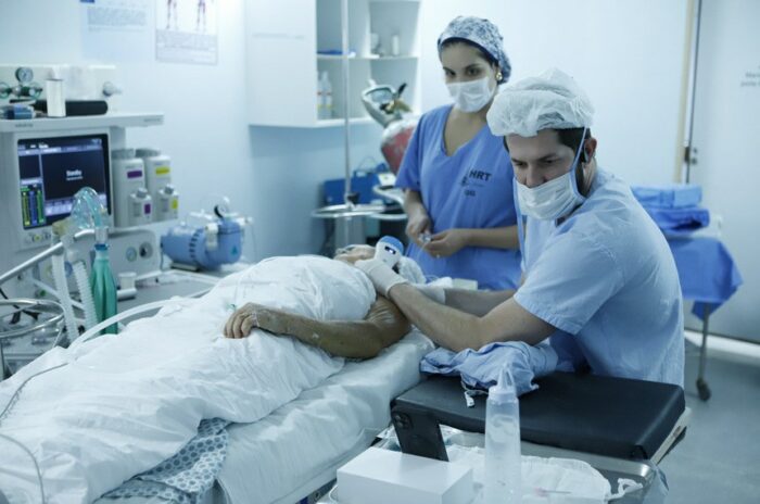 O Senado aprovou sete novas leis para ampliar políticas públicas de saúde no Brasil em 2025. Entre elas, estão inclusão social para pessoas com fibromialgia, terapia nutricional no SUS para autistas e ações de prevenção ao HPV.