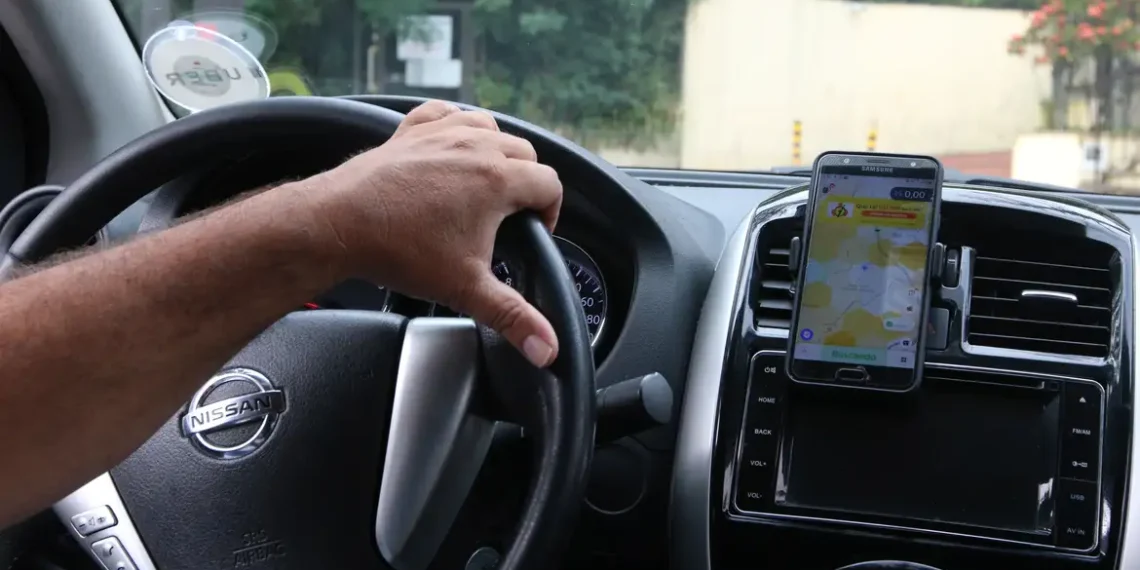 Lei do Crédito do Trabalhador é sancionada por Lula e beneficia CLT e motoristas de app com empréstimo consignado a juros menores. Veja como funciona.