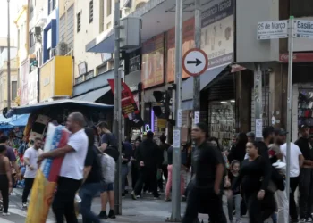 Em nota, lojistas da 25 de Março afirmam que casos de pirataria são exceções e que a região é fiscalizada por órgãos públicos. Estados Unidos abriram investigação comercial sobre o local.