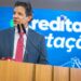 Haddad anuncia que o governo prepara medidas para proteger empregos e setores afetados pelo tarifaço de Trump. Plano será divulgado nos próximos dias.