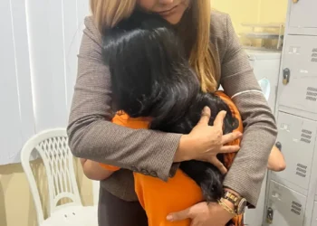 Quatro PMs do Amazonas serão indiciados por estupro de indígena presa com homens por nove meses em cela improvisada. Caso é investigado por três órgãos.