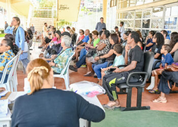 Prefeitura de Vitória zera fila por atendimento oftalmológico nas escolas e distribui óculos gratuitos a alunos da rede municipal. Mais de 60 mil exames foram feitos.