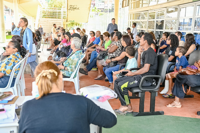 Prefeitura de Vitória zera fila por atendimento oftalmológico nas escolas e distribui óculos gratuitos a alunos da rede municipal. Mais de 60 mil exames foram feitos.