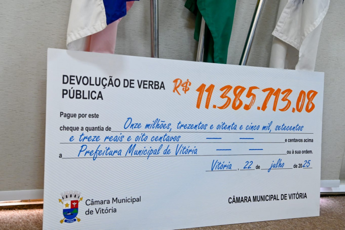 A Câmara Municipal de Vitória devolveu R$ 11,3 milhões à Prefeitura, valor economizado ao longo do ano. Recursos poderão ser aplicados em áreas essenciais como saúde e educação.