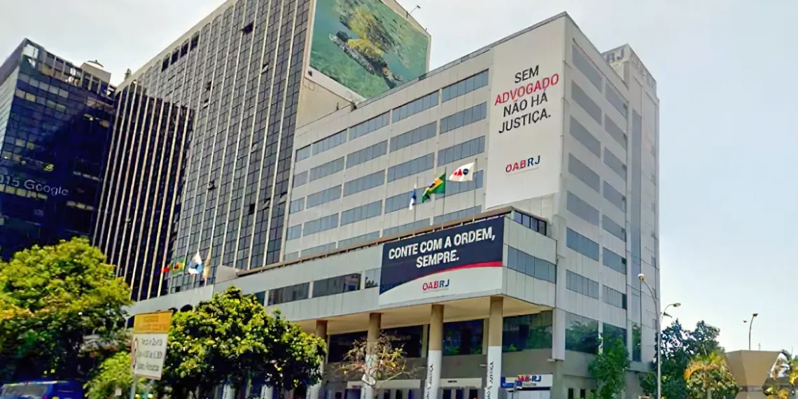 Após ameaças de ataque e sobrevoo de drone na casa da presidente Ana Tereza Basílio, OAB-RJ debate segurança com o estado. Conselho Federal repudia intimidações contra a advocacia.