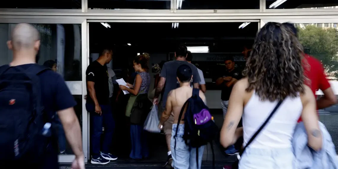 Mais de 100 mil candidatos já se inscreveram no Concurso Nacional Unificado 2025. Prazo segue até 20 de julho; confira passo a passo da inscrição.