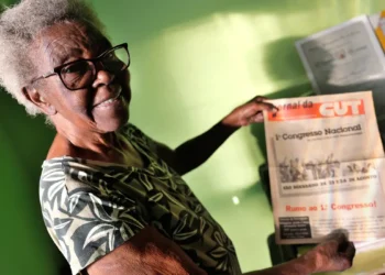 Aos 92 anos, Dona Zica celebra sua trajetória como liderança sindical, religiosa e social. Fundadora do Sindicato dos Trabalhadores Domésticos, ela é referência na luta por igualdade e justiça no trabalho doméstico no Brasil.