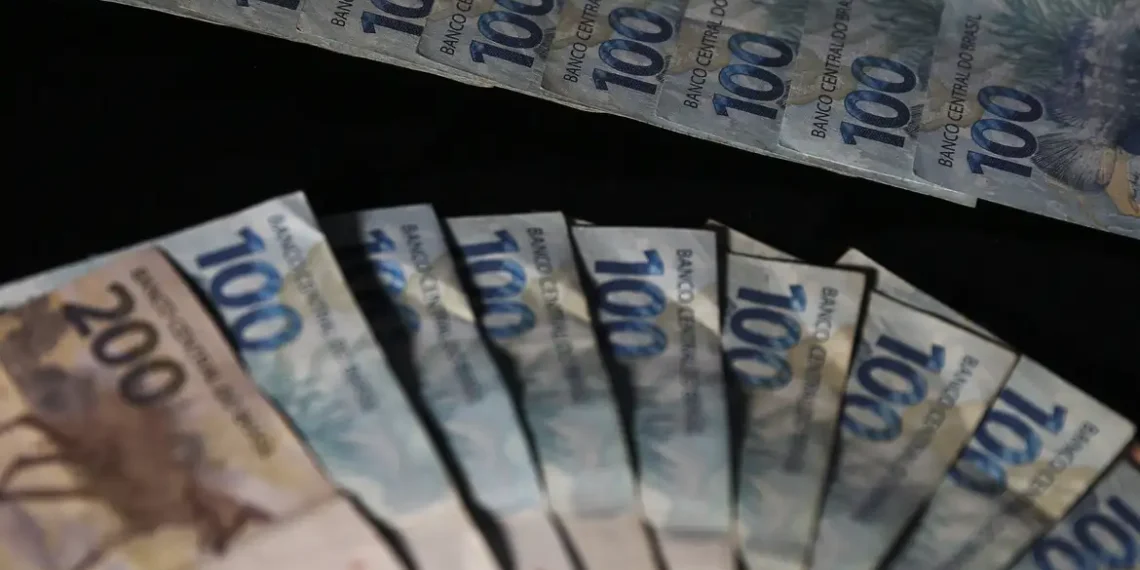Governo libera R$ 20,6 bilhões no Orçamento de 2025 com manutenção parcial do decreto do IOF. Relatório aponta redução do déficit e aumento da arrecadação.