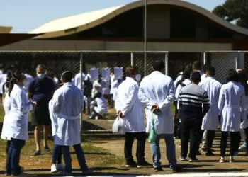 Inscrições para o Enamed terminam nesta sexta-feira (18). Prova obrigatória para concluintes de medicina será aplicada em 19 de outubro com foco na formação médica.