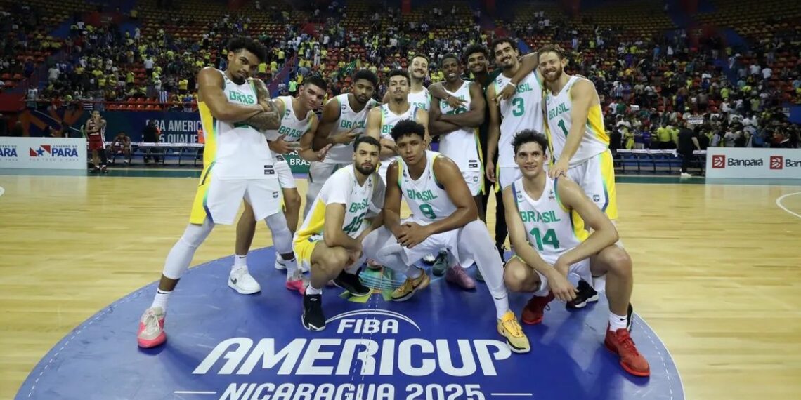 Aleksandar Petrovic convoca 16 atletas para a seleção brasileira de basquete que disputará a AmeriCup 2025. Treinos começam em Guarapari, com estreia marcada para 23 de agosto contra o Uruguai.