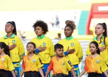 Assista ao vivo Brasil x Colômbia nesta sexta (25), às 20h45, pela última rodada da fase de grupos da Copa América Feminina 2025. TV Brasil exibe jogo em sinal aberto e no app.