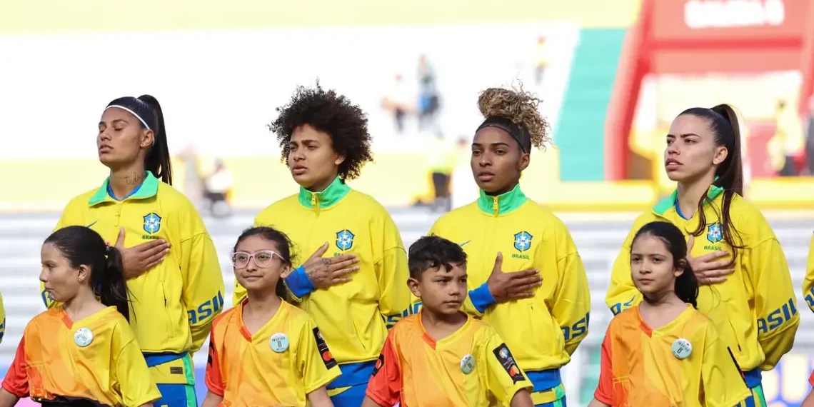 Seleção brasileira feminina vence o Paraguai por 4 a 1, chega à terceira vitória e garante vaga nas semifinais da Copa América. Próximo desafio será contra a Colômbia.