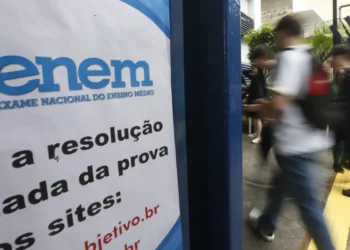 Inscrições para o Fies do segundo semestre terminam hoje (18). Programa oferece mais de 44 mil vagas para cursos superiores privados com financiamento estudantil.