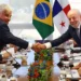 Lula reafirma apoio à soberania do Panamá sobre o Canal, firma acordos bilaterais em comércio, meio ambiente, saúde e defesa durante visita oficial.