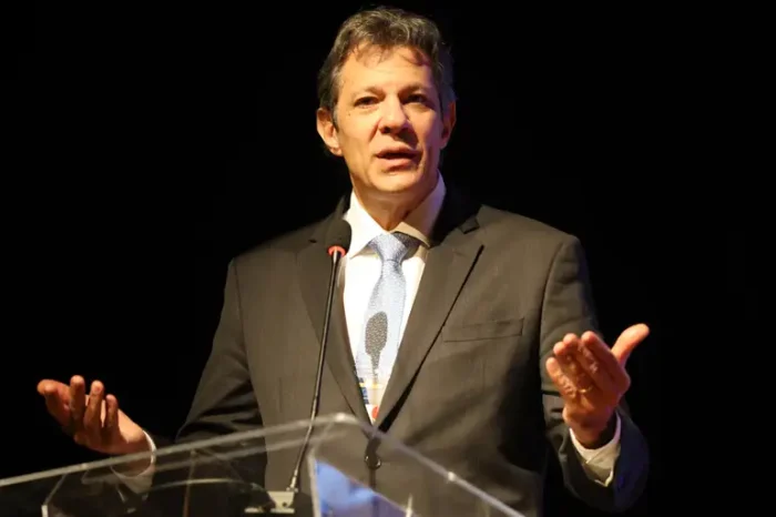 Fernando Haddad elogiou Geraldo Alckmin por sua atuação firme nas negociações com os EUA e destacou a importância do turismo para a geração de renda, empregos e justiça social no Brasil.