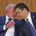 O presidente Luiz Inácio Lula da Silva assinou MP que cria linha de crédito de R$ 30 bilhões para empresas afetadas pelo “tarifaço” de 50% dos EUA. Lula afirma que o Congresso deve aprovar rapidamente a medida para beneficiar os prejudicados.