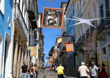 Flipelô 2025 agita Salvador com tributo a Dias Gomes, atrações literárias e culturais gratuitas no Pelourinho até 10 de agosto.