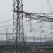 A Hitachi Energy começou a construir uma nova fábrica de transformadores elétricos em Pindamonhangaba (SP). O projeto, parte de um investimento de US$ 200 milhões, deve gerar 450 empregos diretos e fortalecer a expansão da energia renovável e de data centers no Brasil.