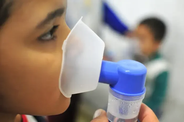 Fiocruz registra queda de SRAG por vírus sincicial e influenza no Brasil, mas alerta para aumento de rinovírus em crianças e de Covid-19 entre idosos no Amazonas, Paraíba, Ceará e Rio de Janeiro.