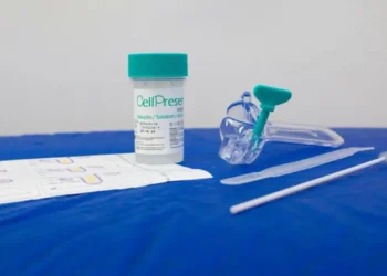 Ministério da Saúde incorpora ao SUS o teste de DNA-HPV, mais sensível que o papanicolau, para prevenção do câncer de colo do útero. Implementação começa em 12 estados e no DF.