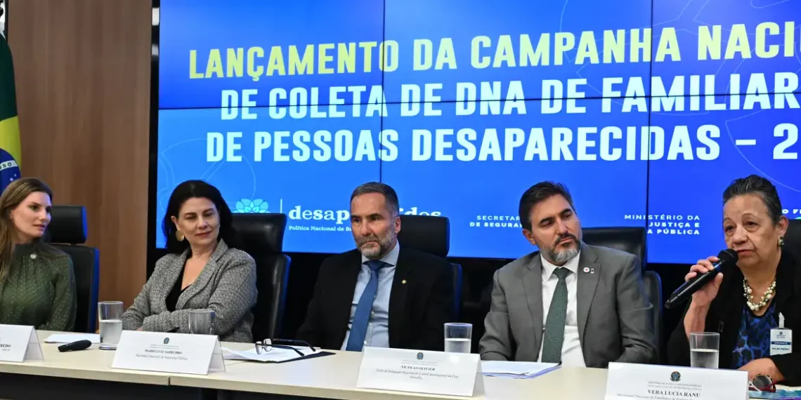 Campanha Nacional de Coleta de DNA 2025 visa ajudar na localização de pessoas desaparecidas por meio de material genético de familiares. Saiba como participar.