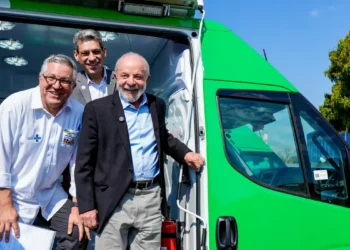 O presidente Lula entrega 400 Unidades Odontológicas Móveis para o Brasil Sorridente, reforçando atendimento odontológico no SUS e alcançando populações em situação de vulnerabilidade social.