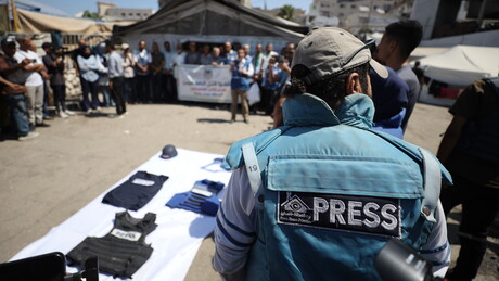 Fotojornalista Valerie Zink pede demissão da Reuters após oito anos, acusando a agência de justificar assassinatos de jornalistas em Gaza e de publicar alegações sem provas ligando repórteres a grupos armados.