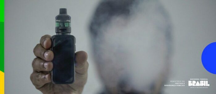 O CNCP e a Senacon notificaram plataformas digitais para remover, em 48 horas, ofertas de cigarros eletrônicos, pods e vapes, proibidos no Brasil, reforçando proteção à saúde e combate à pirataria online.