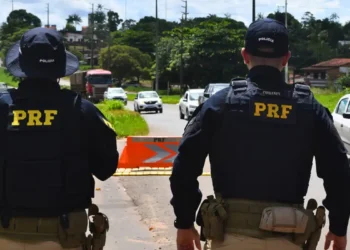 Polícia Rodoviária Federal apreende 143 kg de ouro na Amazônia, avaliados em mais de R$ 80 milhões, em ações contra o garimpo ilegal no Pará e em Roraima.