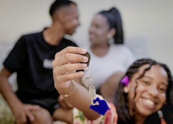 Compra Assistida do Minha Casa, Minha Vida Reconstrução beneficia mais de 5 mil famílias no RS após enchentes de 2024. Até o momento, 10,9 mil moradias foram autorizadas e 4,2 mil estão em construção.