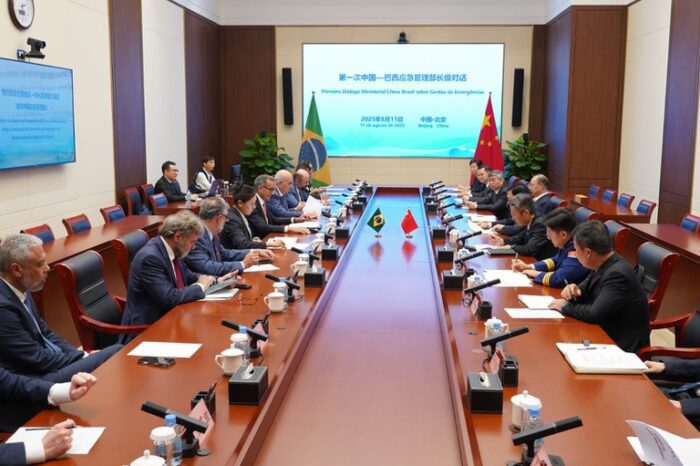Ministro Waldez Góes lidera missão oficial à China para ampliar cooperação em gestão de desastres, comércio eletrônico e proteção da Amazônia.