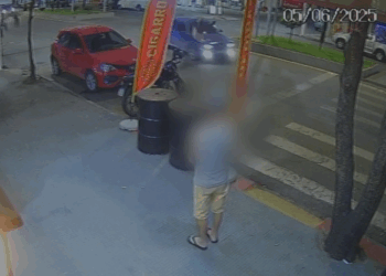 Polícia Civil conclui inquérito e indicia motorista por atropelamento e omissão de socorro em Castelo (ES). Câmeras flagraram fuga após vítima ser atingida.