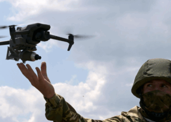 A Rússia anunciou a tomada do povoado de Aleksandro-Shultino, em Donetsk, após ofensiva que cercou tropas ucranianas. Moscou relatou ataques de precisão, derrubada de drones e perdas significativas das Forças Armadas da Ucrânia.