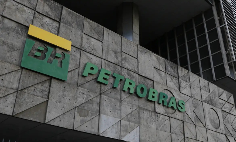 Petrobras inicia pagamento aos acionistas da primeira parcela de remuneração referente ao 1º trimestre de 2025, com valor de R$ 0,45458310 por ação, pago via Bradesco, B3 e NYSE.