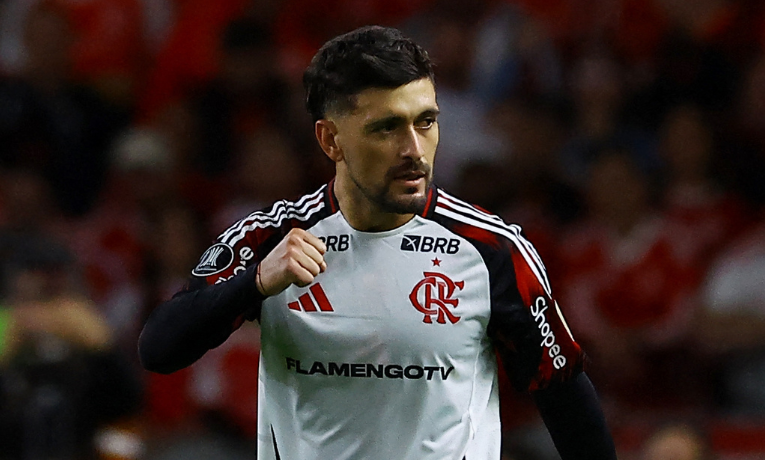 Flamengo garante classificação às quartas de final da Libertadores após vitória de 2 a 0 sobre o Internacional no Beira-Rio. Próximo confronto será contra o Estudiantes.