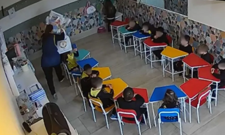Professora de Caxias do Sul é investigada por agredir aluno de 4 anos com pilha de livros. Criança perdeu dente e precisará de acompanhamento odontológico e psicológico.