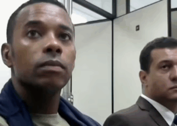 O Supremo decidiu manter Robinho preso por estupro coletivo na Itália. Ex-atacante cumpre pena em regime fechado na Penitenciária de Tremembé, em SP.